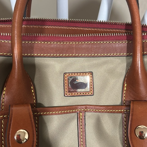 Dooney and Burke Wayfarer satchel beautiful bag - Picture 2 of 8